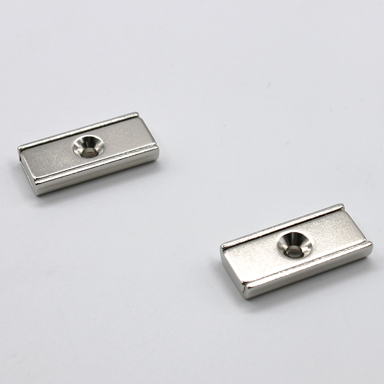Single countersunk hole nickel-plated NdFeB channel magnets