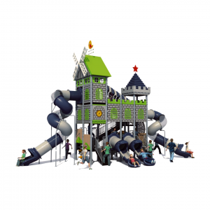 Moodsas stiilis kaubanduslik mänguväljak Park Lapsed mängivad ronimiskonstruktsiooniga plastist liumäge