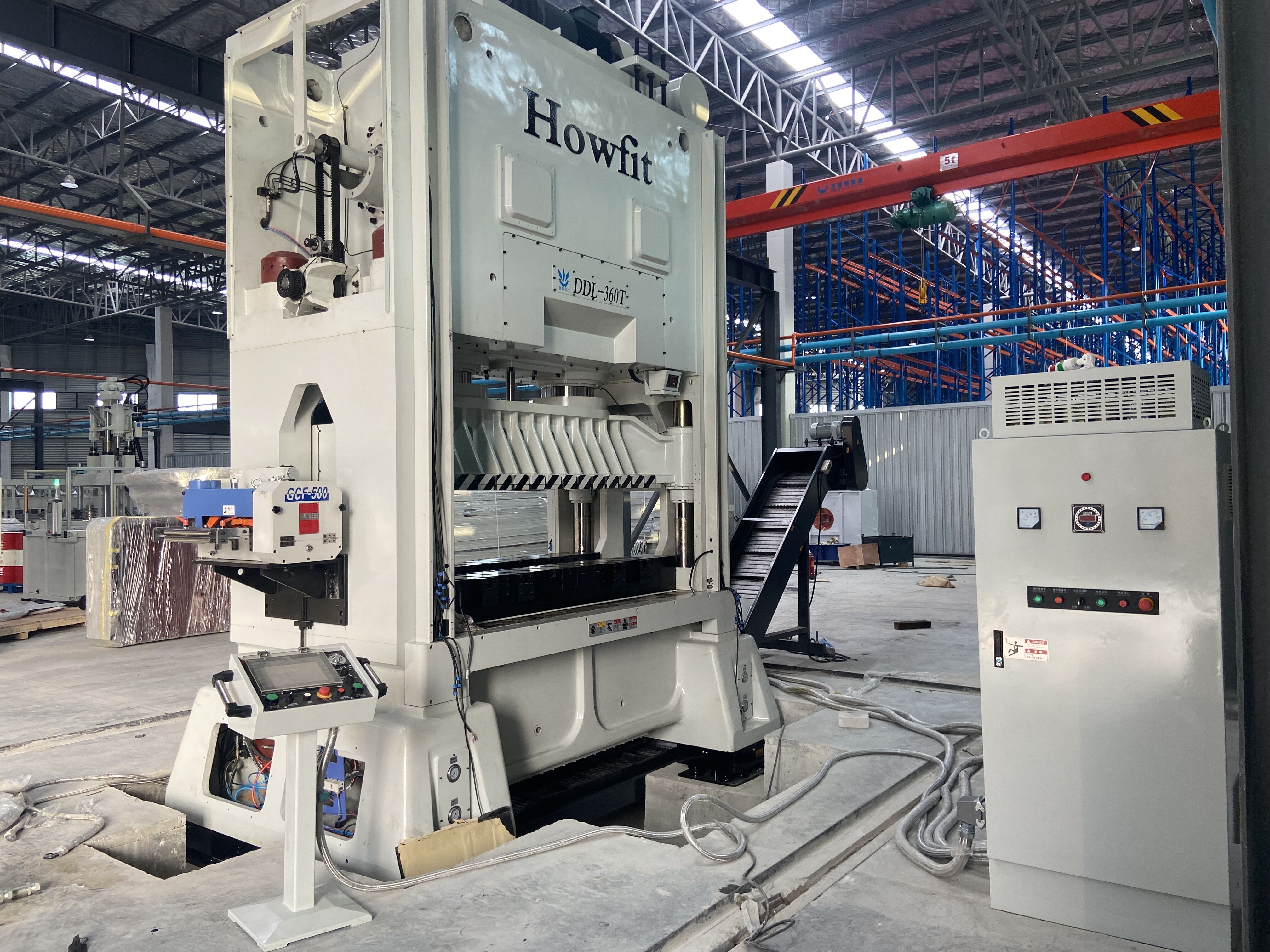 HOWFIT’s trip to Thailand Installation and commissioning of the HOWFIT high-speed punch press at ANLU, Thailand