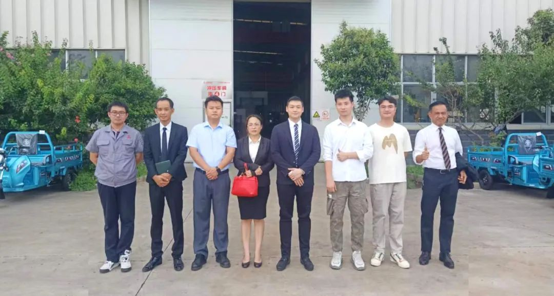 Os socios do sueste asiático visitan Huaihai Global para explorar novas oportunidades de negocio.