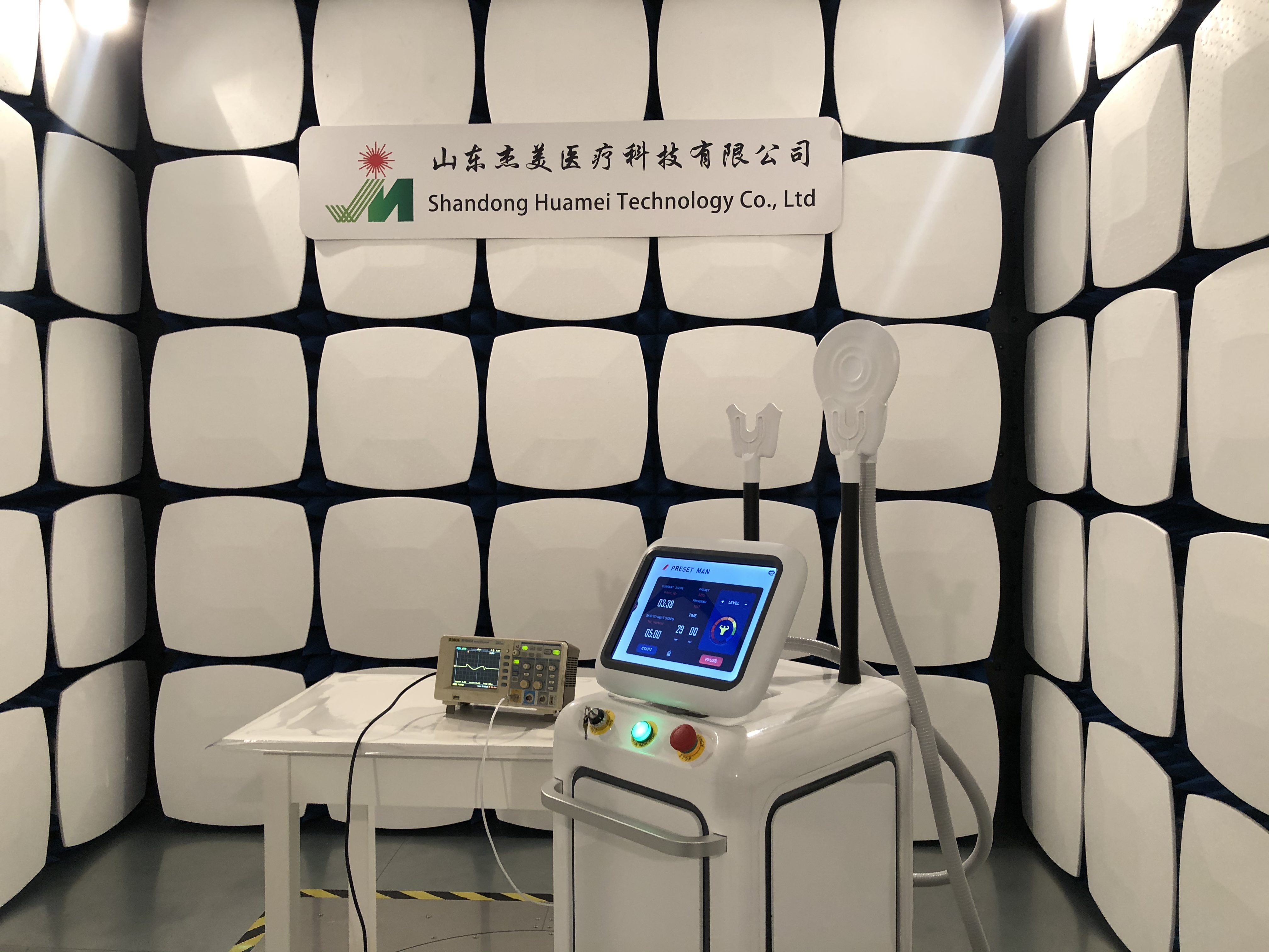 શેન્ડોંગ હુઆમેઇ ટેકનોલોજી કંપની લિમિટેડ ખાતે ઇલેક્ટ્રોમેગ્નેટિક લેબોરેટરી.