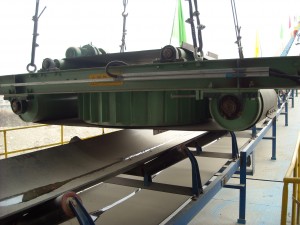 Serye RCDD Self-Cleaning Electric Magnetic Tramp Iron Separator