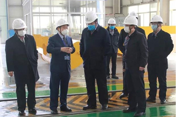 Liu jianguo, member of the standing committee of weifang municipal party committee and executive vice mayor of weifang, and his delegation visited huate for investigation and guidance