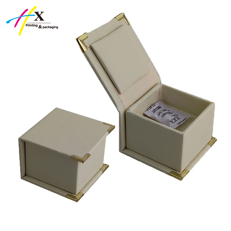 Beige Leatherette Paper Jewelry Ring Box