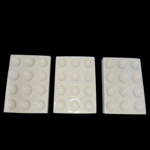 Economical lab porcelain spotting plates as laboratory tool