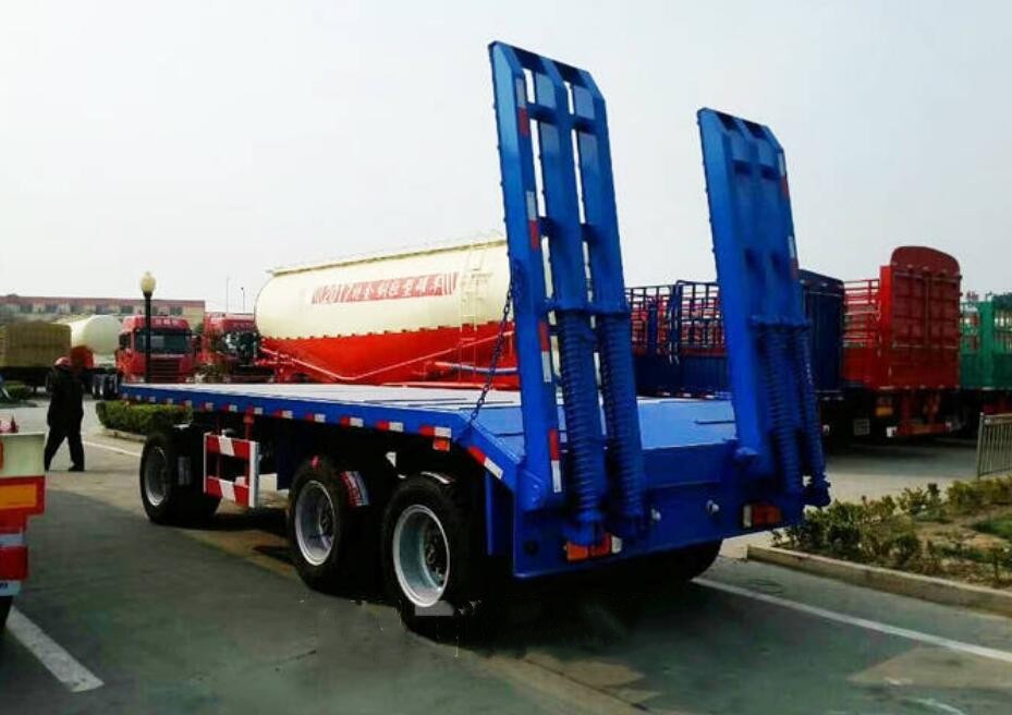 heavy trailer with extension device