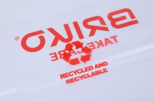 Pielāgota drukāta GRS sertificēta otrreizēji pārstrādāta plastmasas maisiņa noslēdzams apģērbu policaurspīdīgs pašlīmējošs apģērba iepakojuma maisiņš