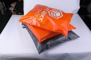 Thiết kế tùy chỉnh LDPE tái chế Poly Mailers Vận chuyển Phong bì Gửi thư Túi đóng gói cho quần áo