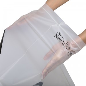 Фабричная компостируемая матовая сумка на молнии, индивидуальная упаковка, закрывающиеся пластиковые пакеты для одежды с застежкой-молнией и ручкой