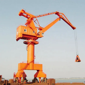 Robust heavy load capacity portal crane for harbor
