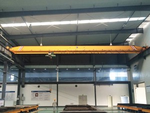 Stable single girder overhead cranes with electrical hoist