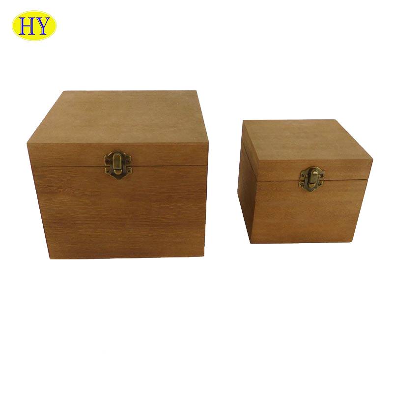 Custom square shape wooden packaging box with painting wholesale