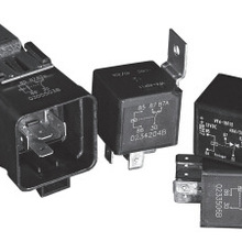 Connecteur TE/AMP 4-1393298-3