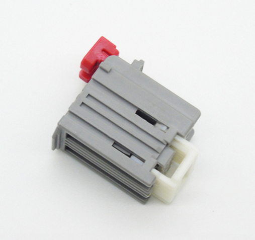 Yazaki connectors are key components in automotive electrical systems 7289-2895-40