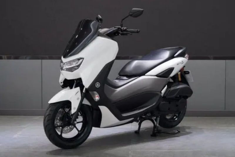Experience a Smoother Ride on Your Honda NMAX with Our Windshield Collection!