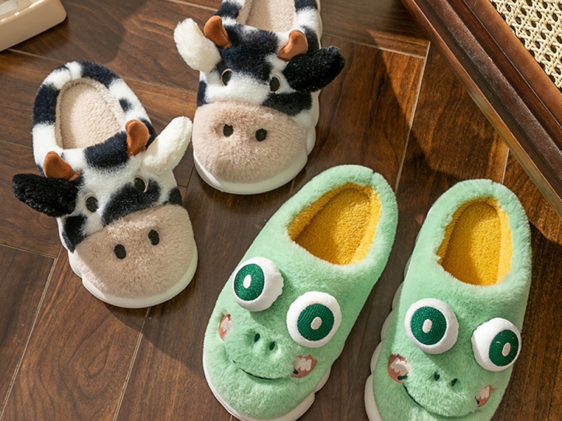 The Latest Trends in Home Plush Slippers: Cozy Comfort Meets Fashion