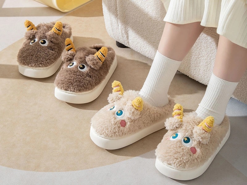 Elevate Your Cozy Spaces: Matching Your Home Slippers to Interior Décor