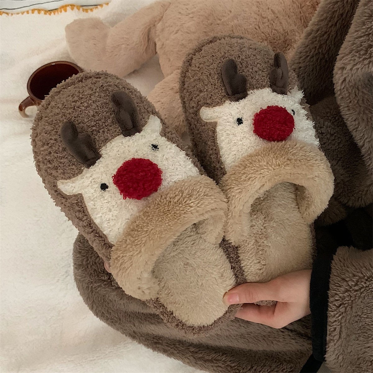 Moose style Christmas home slippers9