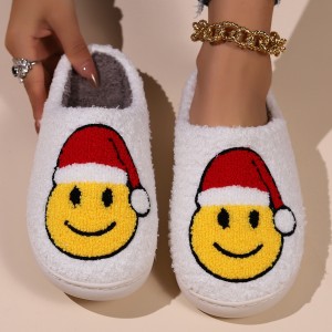 Roztomilé a prítulné: Plyšové papuče s vianočným motívom