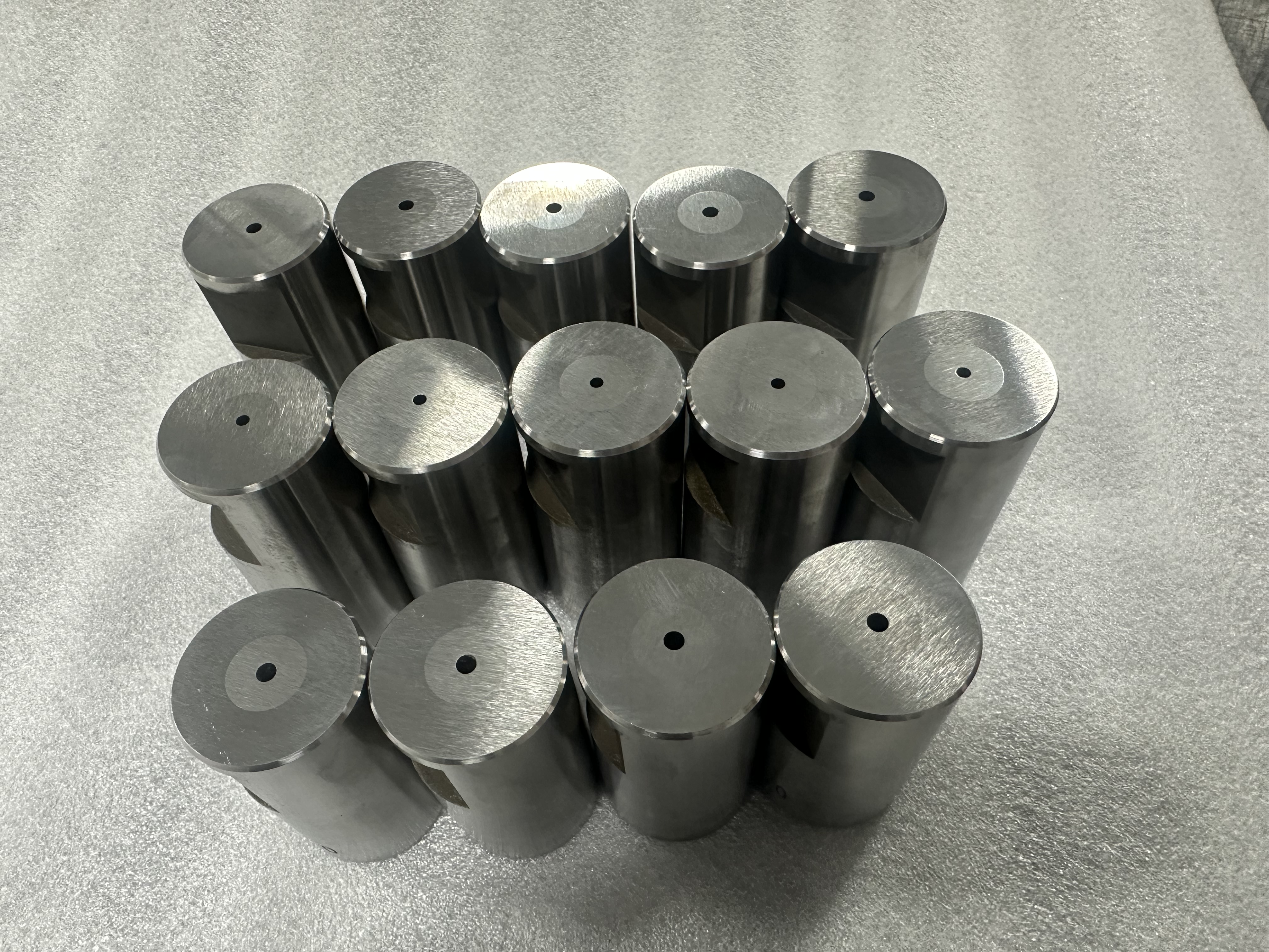 The role of tungsten carbide molds in nail production
