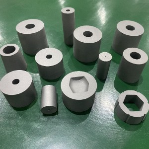 Tungsten carbide HR006 coarse particles and high impact toughness