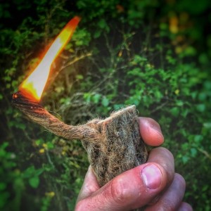 iLOOKLE Wood Handle fire starter with natural hemp tinder survival kit