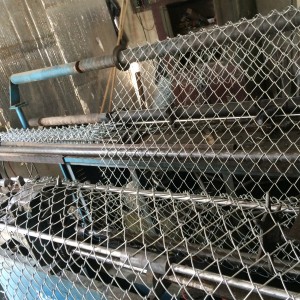 Chain Mesh Fencing 55mm Twisted Selvages For Residence