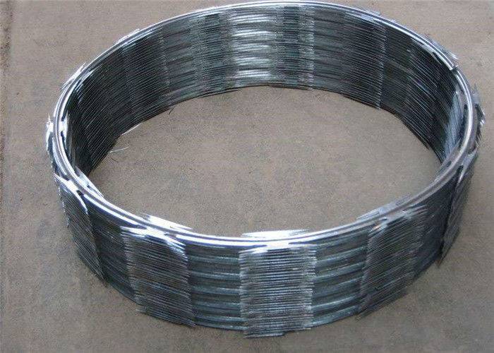 Hot Dip Galvanized Barbed Wire CBT60 , Single Coil Razor Mesh Fence
