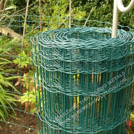 Euro Fence Heavy Duty Welded Wire High Strength With  2.0 / 2.5mm Diameter