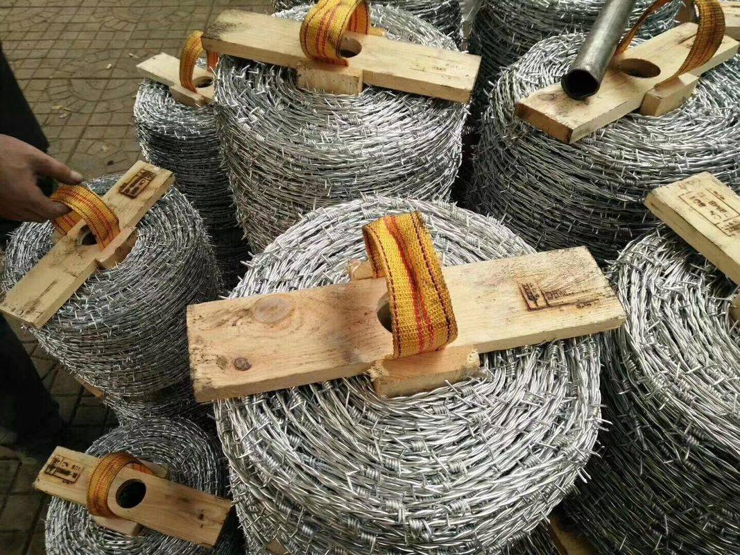 pl31956090-barbed_wire_security_fence_galvanized_4_for_military_barbed_wire_wall