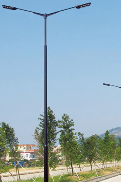 How many solar street lamp poles are generally suitable for rural areas?