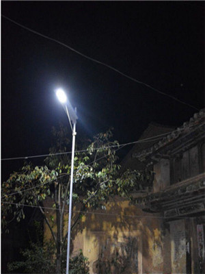 What is the difference between integrated solar street lamp and ordinary street lamp?