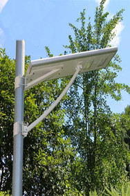 What are the features and functions of integrated solar street lamps?