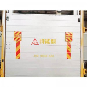 Manufacturers supply livestock and poultry car tail board Chicks, piglets and chicks transport car tail board can be with lifting hydraulic tail board