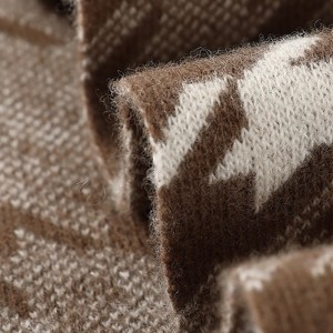 High Quality Striped Pattern Wool Scarf for Man China Factory