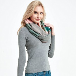 Wholesale Knitted Infinity Scarf with Pocket for Women