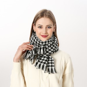 Wholesale Plaid Checked Women’s Long Scarf with Fringe China Factory