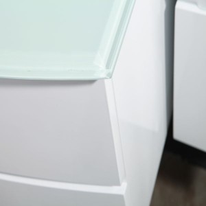 მაღალი ხარისხის თანამედროვე ლედ აბაზანის სარკის კარადები თეთრი ფიქალის კონტრასტოპ კოსმოსური აბაზანის კარადების კომპლექტი ნიჟარათ