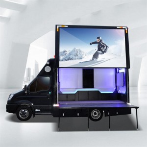 Camion IVECO mobile a led lungo 6 m per schermo a 3 lati