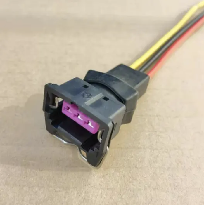 Plugue de chicote de fios de conector de automóvel de três núcleos: uma mistura de durabilidade e design centrado no usuário