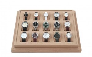 Strapazierfähiges Uhrendisplay aus Samt mit Holz vom Lieferanten