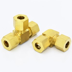 Thickened ferrule type tee and four-way lubrication fittings