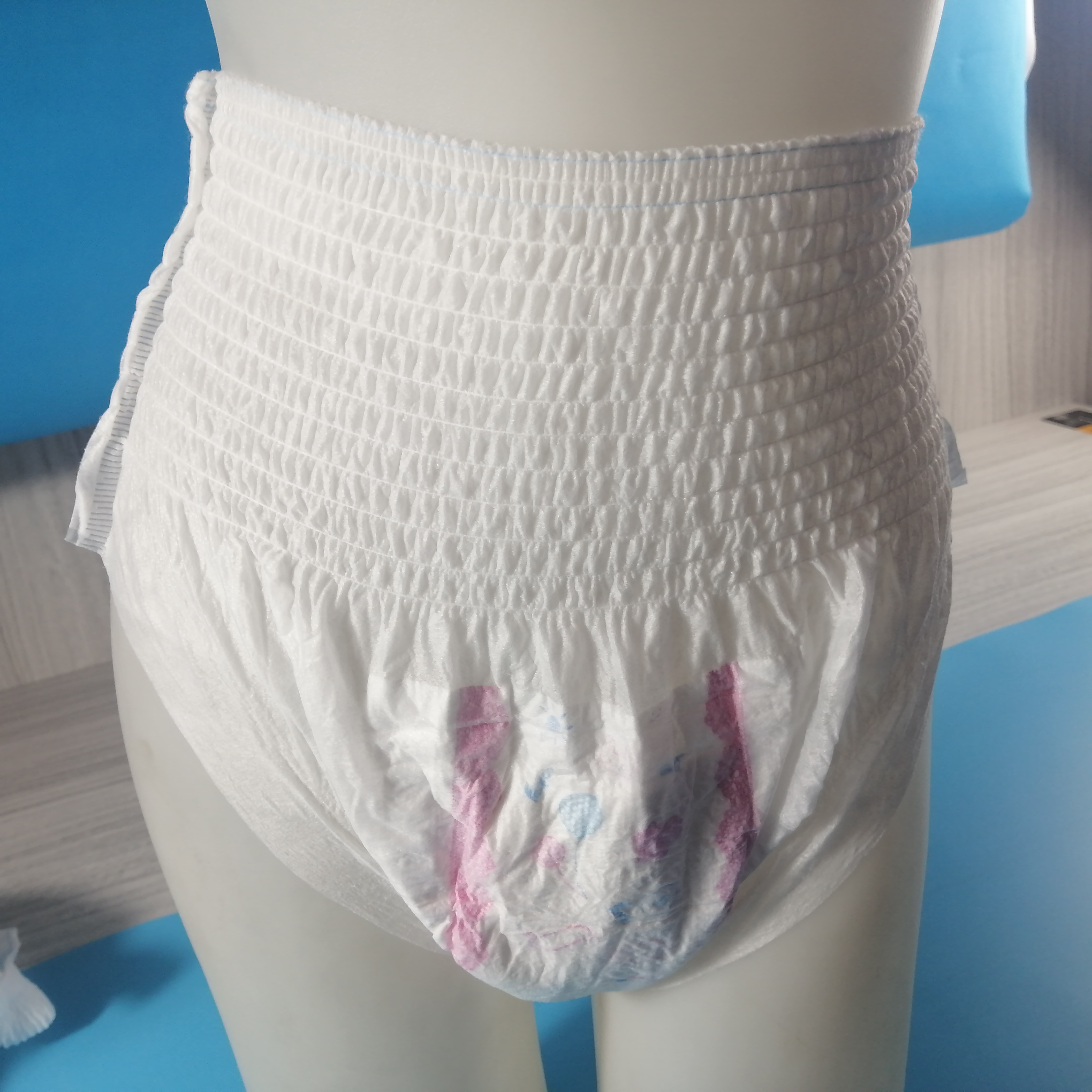 China Low price Best Quality Disposable Menstrual Pants Sanitary Napkin  panty type with soft and healthy surface Manufacture and Factory