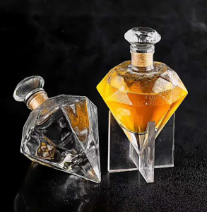 Popular  White Clear Square 700ml 750ml Whisky Glass Bottle for Spirits Liquor/Alcohol/Gin