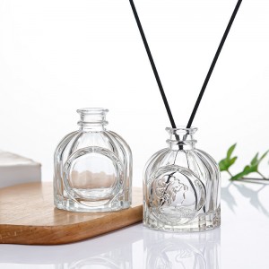 Venda a l'engròs de luxe buit ampolla de vidre difusor de canya transparent de 50 ml, 100 ml amb logotip gravat.