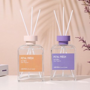 Wholesale Household Fragrance Bottle 200ml Clear Glass Empty Reed Diffuser Bottle With Colorful Plastic Cap