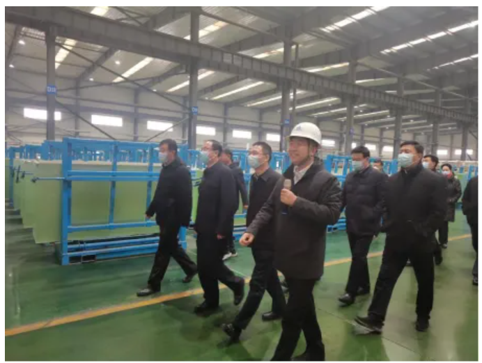 Shizuishan Government Delegation Present at Solar PV Glass Project of Ningxia Jinjing