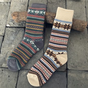 New style custom made wholesle high quality cotton crew print male men thick warm winter socks