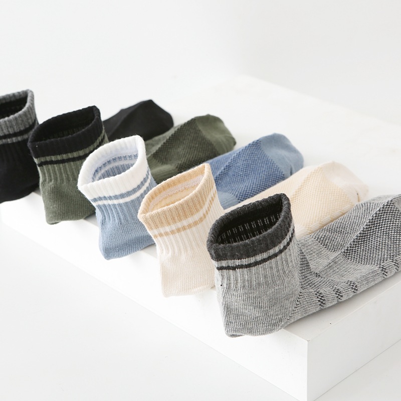 Sifot Wholesale Custom Pattern Sports Men Cotton Ankle Socks Featured Image