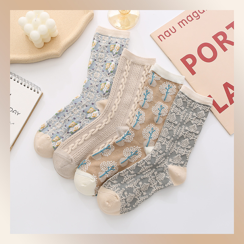Japanese Series Women’s Pure Cotton Small Flower Student Compensation Tube Cute Socks Featured Image